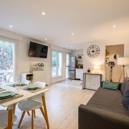 Meuble 2 Etoiles, Wifi, A 2 Pas Des Plages Фрежюс Экстерьер фото